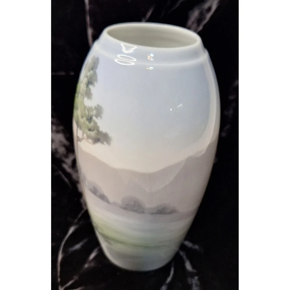 Bing‎ & Grondahl B&G Denmark Landscape Porcelain Vase 8692-251 Pine Trees 7.25